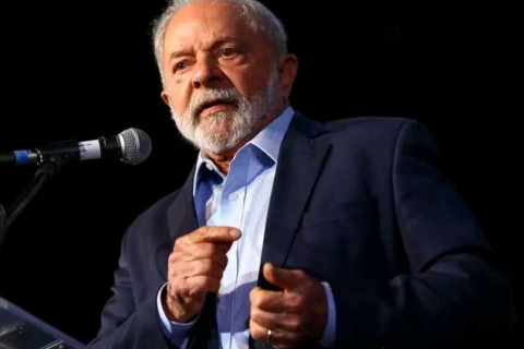 Deputado baiano vice-líder da oposição na Câmara assina pedido de impeachment de Lula